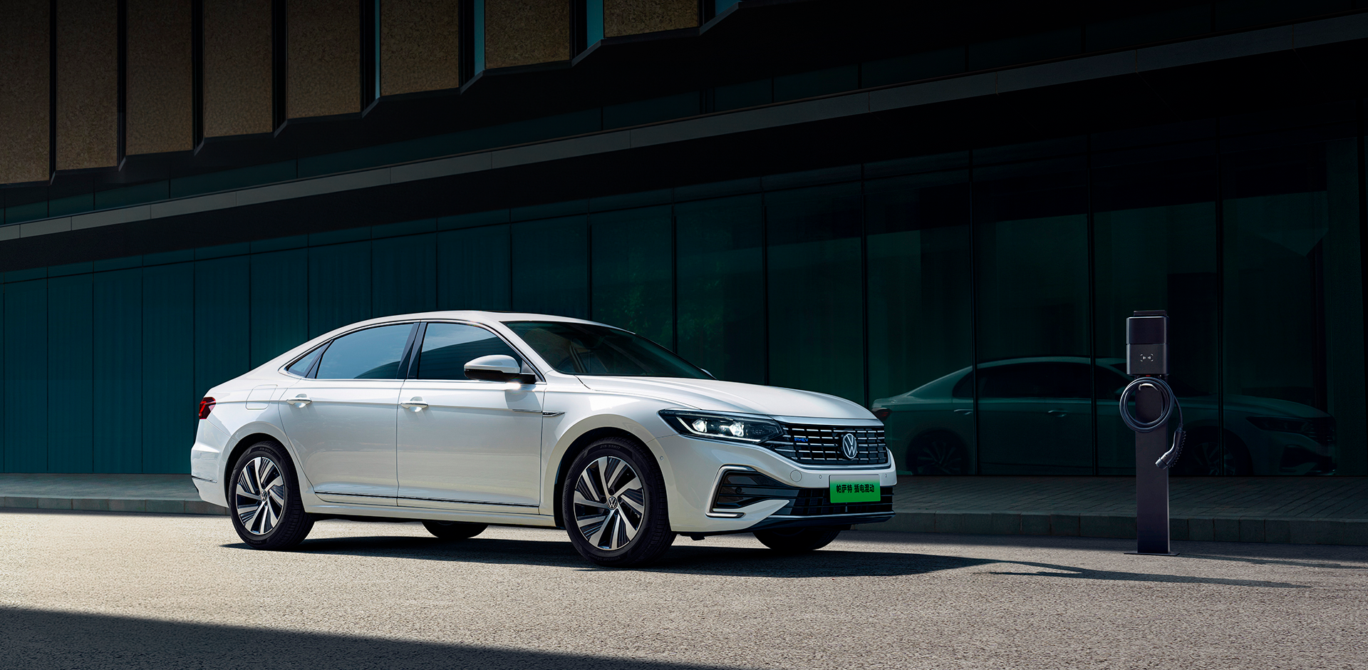Volkswagen Passat PHEV. Екстер'єр